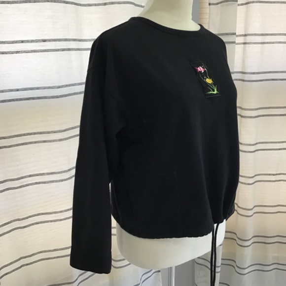 Onque Casuals Women Size Med Cotton embroidered Fish Cropped Sweatshirt Black - Picture 4 of 10